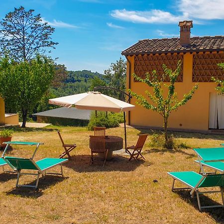 Agriturismo Podere Le Tombe Guest House Palaia Exterior foto