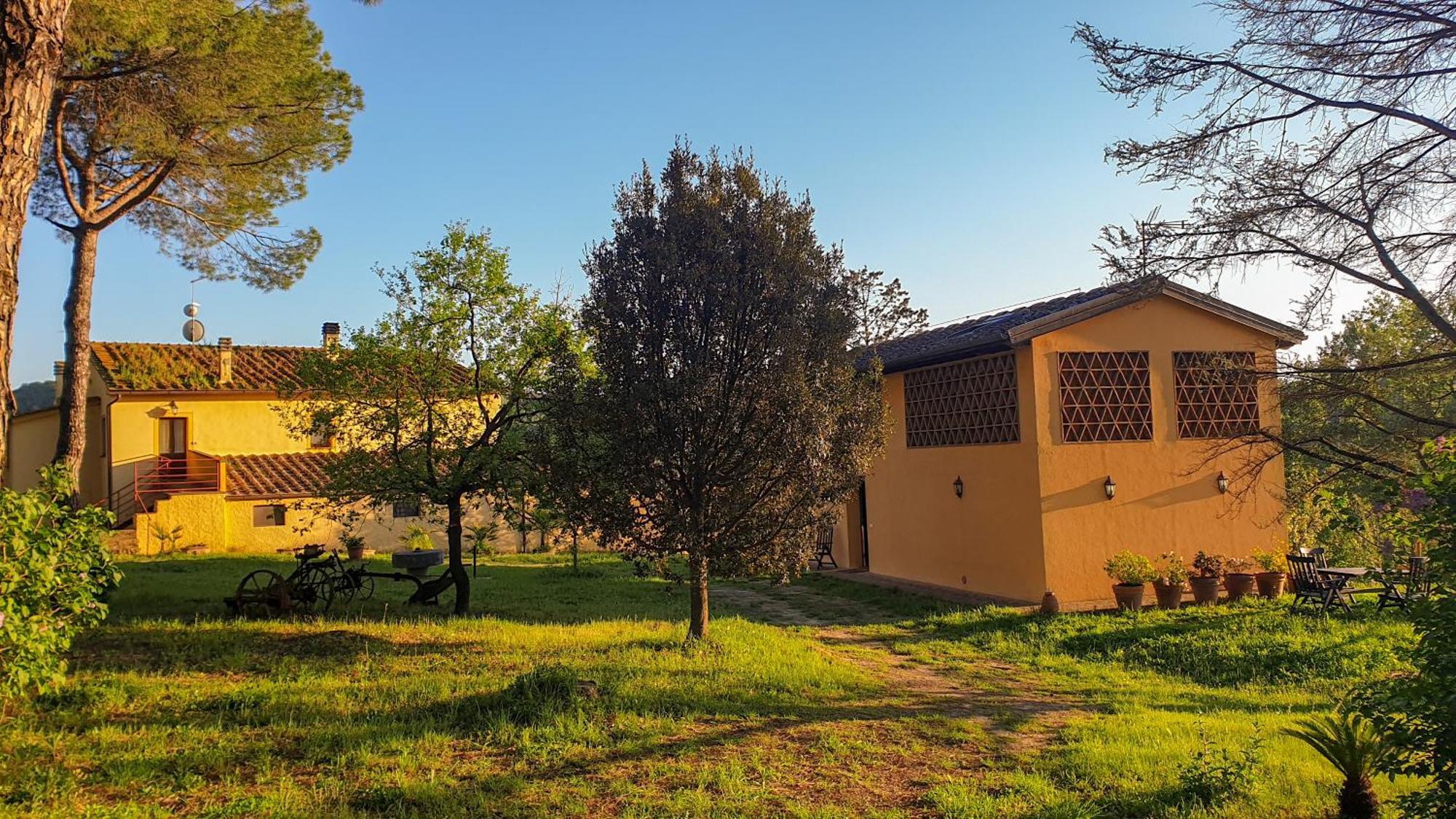 Agriturismo Podere Le Tombe Guest House Palaia Exterior foto