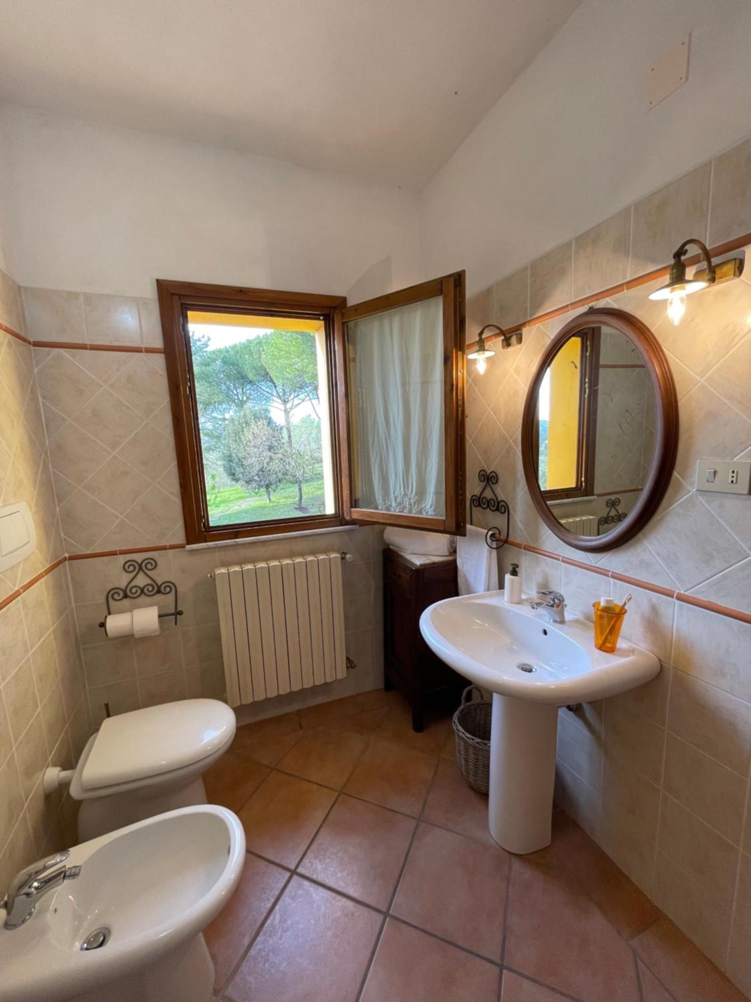 Agriturismo Podere Le Tombe Guest House Palaia Cameră foto