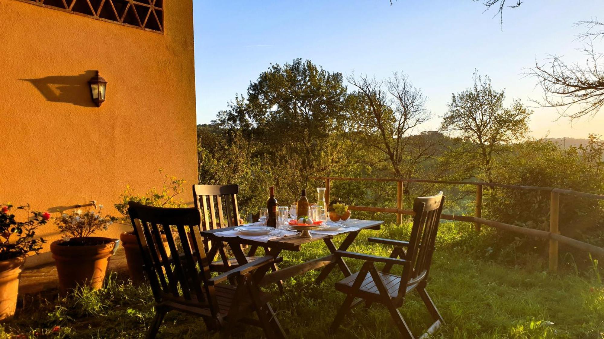 Agriturismo Podere Le Tombe Palaia Exterior foto